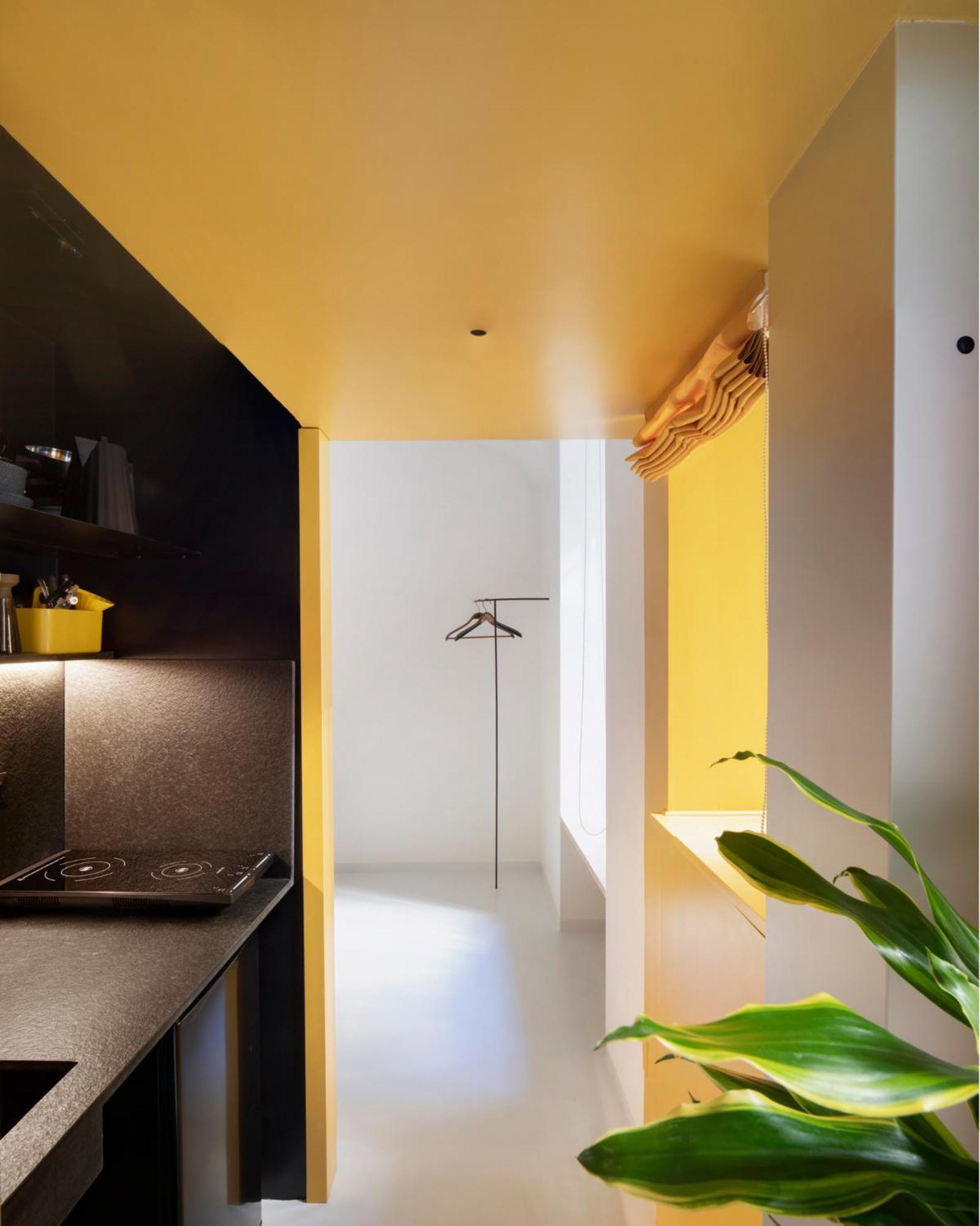 Interno A - * Rom
